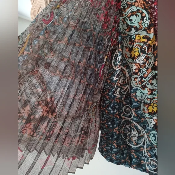 Alice + Olivia Elaina Tie Neck Paisley Blouse Size 6 - Picture 5 of 11